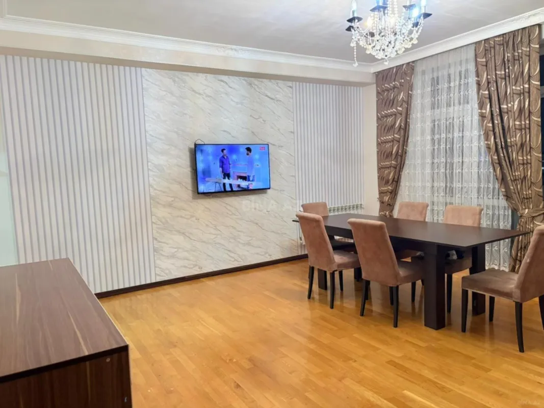 Kirayə verilir 3 otaqlı mənzil 127 m²