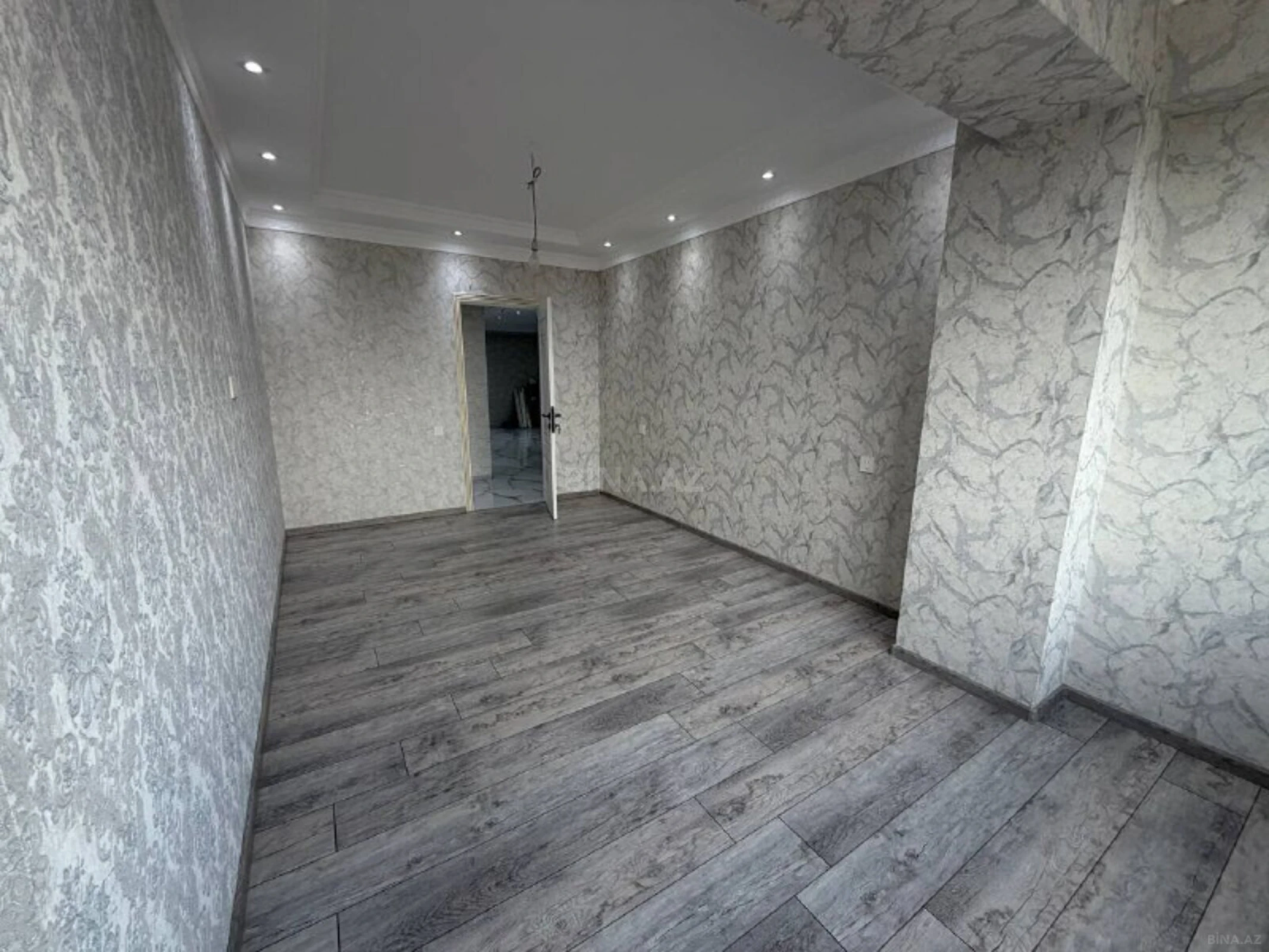 Satılır 3 otaqlı mənzil 120 m²