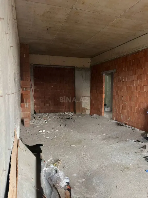 Satılır 2 otaqlı mənzil 92 m²