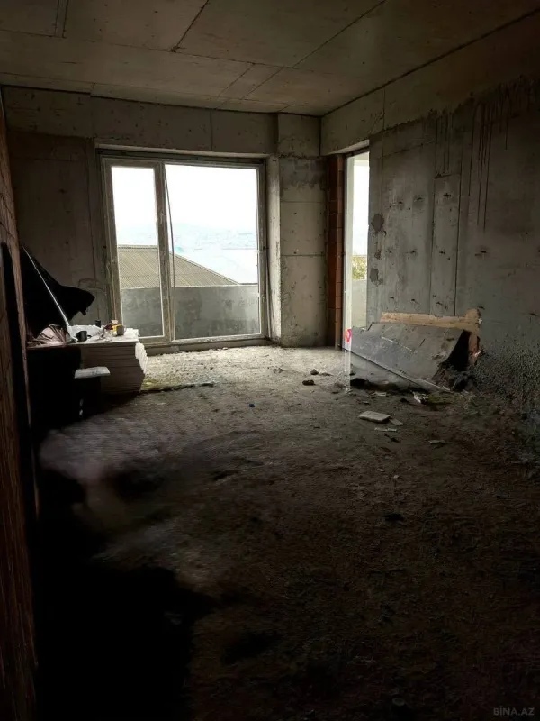 Satılır 2 otaqlı mənzil 92 m²