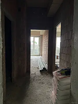 Satılır 2 otaqlı mənzil 92 m²