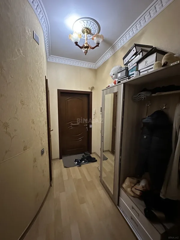 Satılır 2 otaqlı mənzil 110 m²