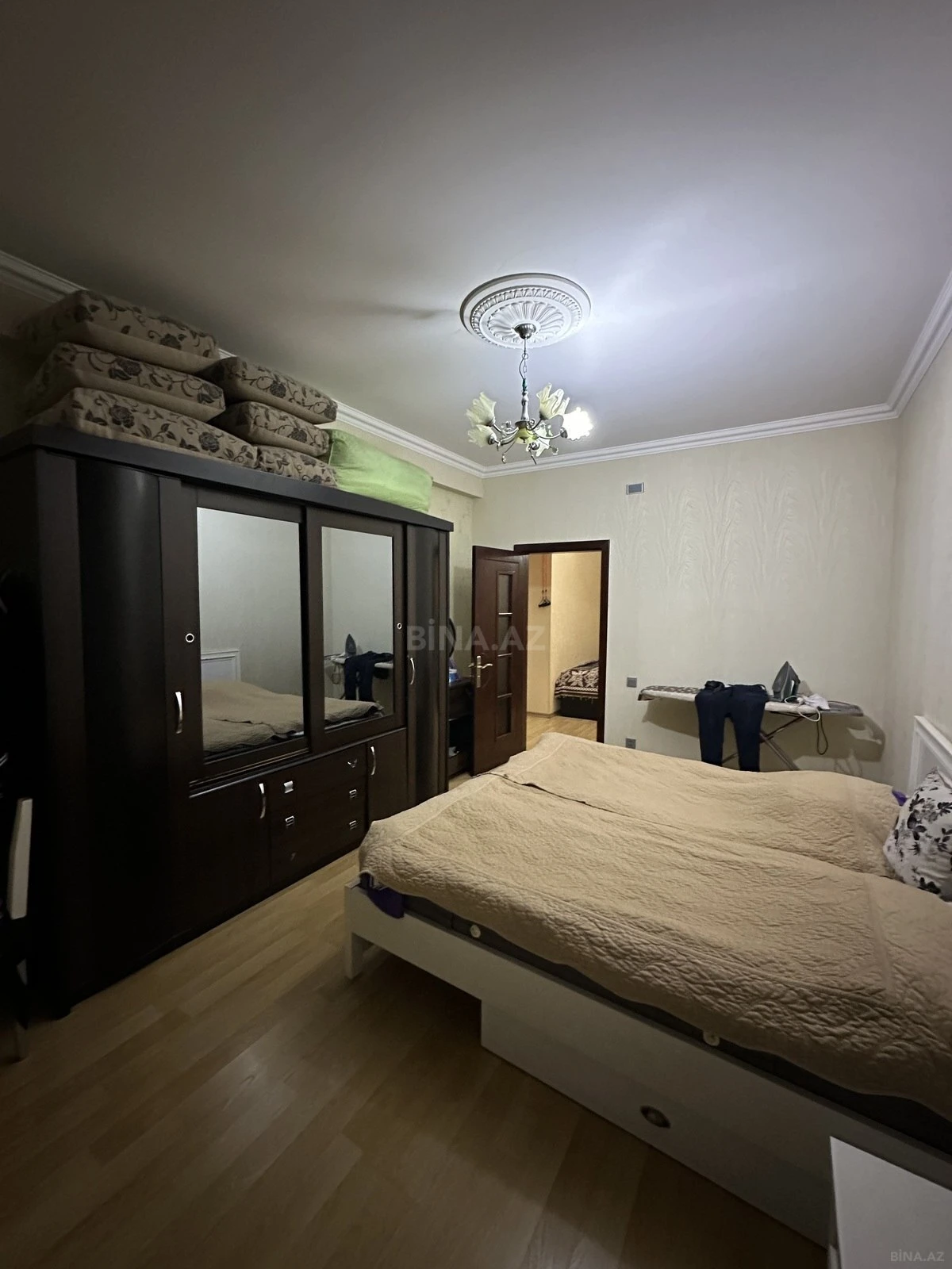 Satılır 2 otaqlı mənzil 110 m²