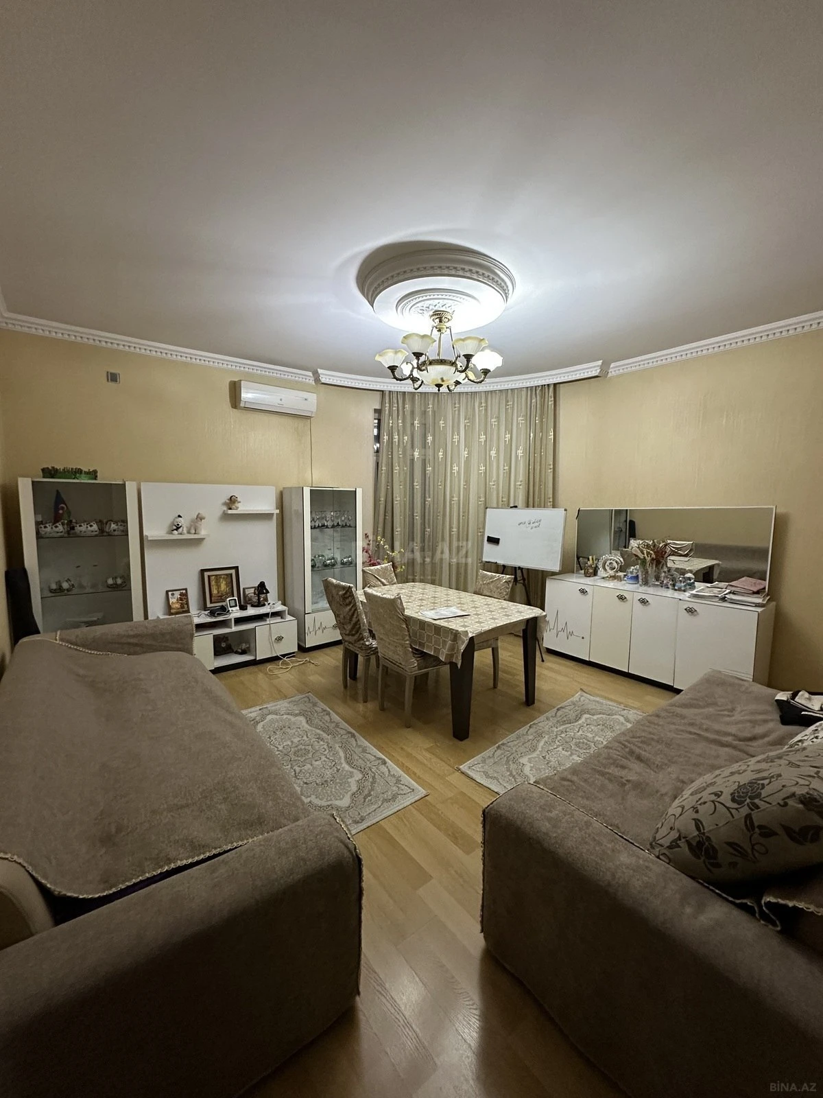 Satılır 2 otaqlı mənzil 110 m²