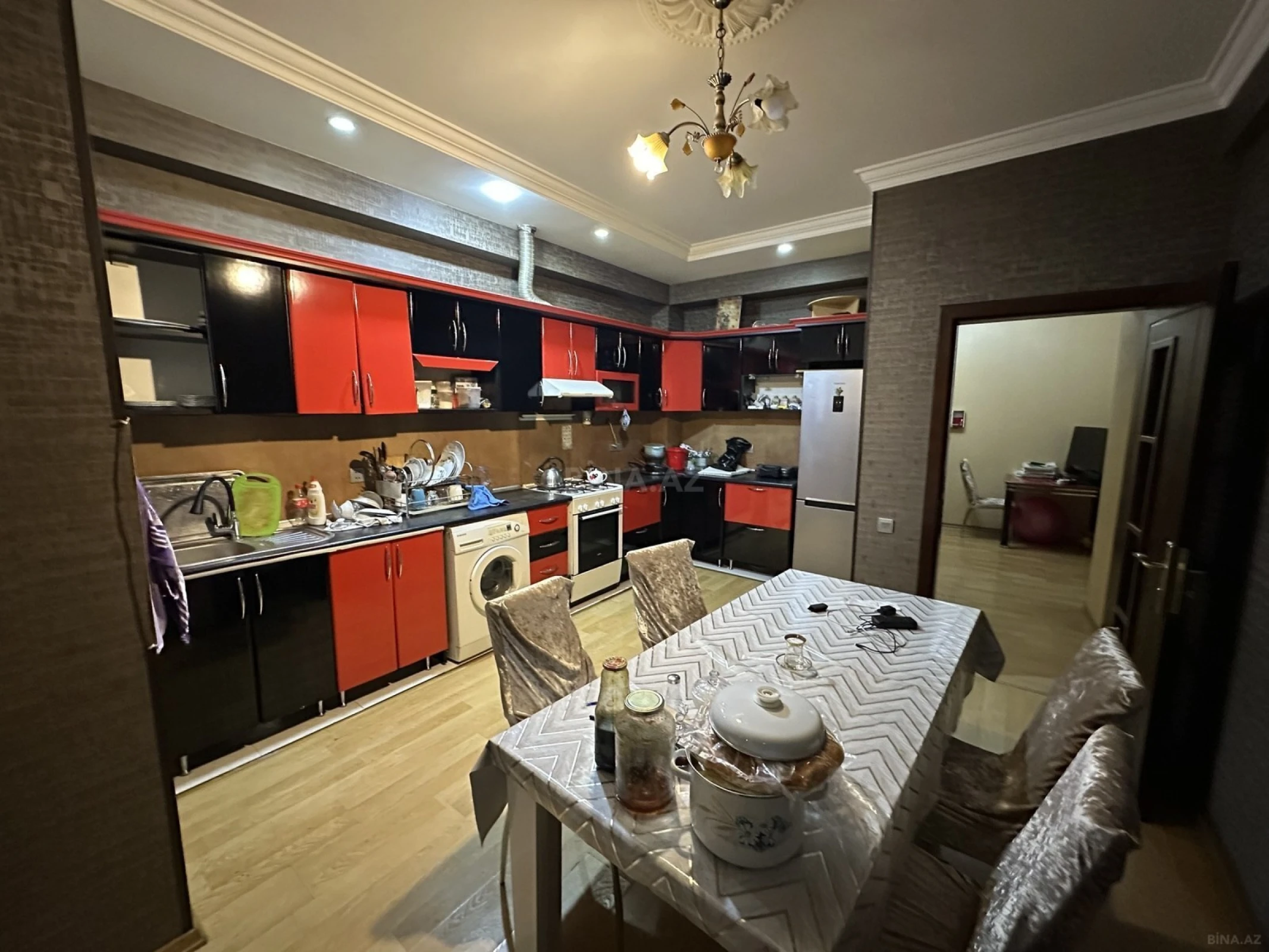 Satılır 2 otaqlı mənzil 110 m²