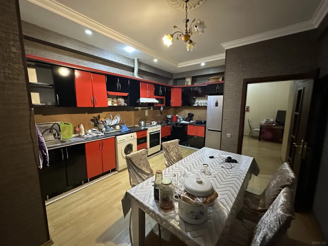 Satılır 2 otaqlı mənzil 110 m²