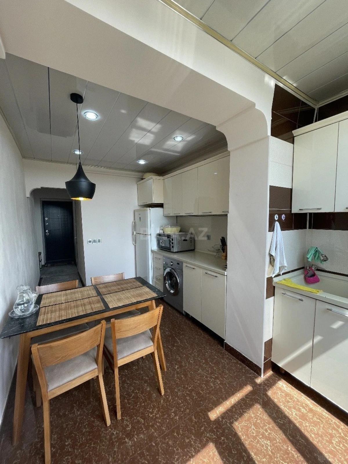 Satılır 2 otaqlı mənzil 75 m²