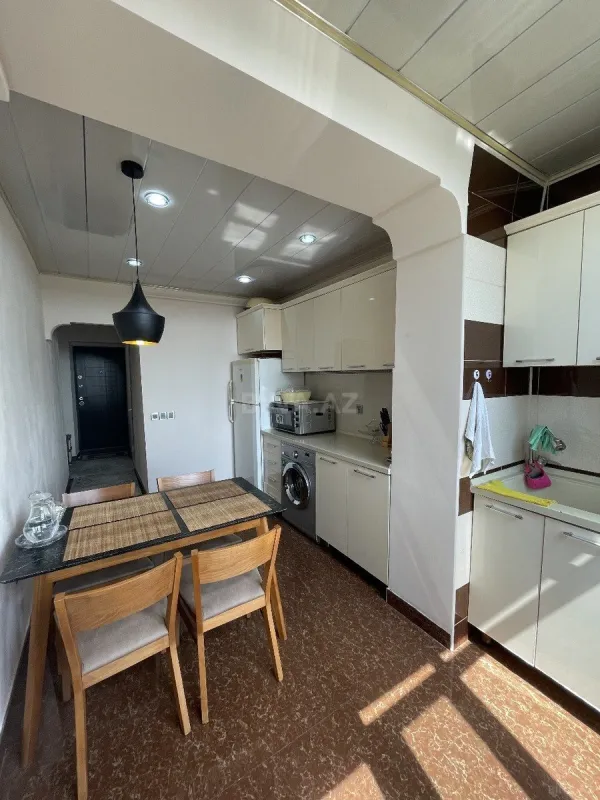 Satılır 2 otaqlı mənzil 75 m²