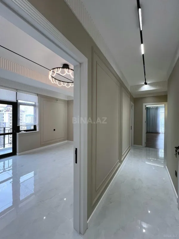 Satılır 4 otaqlı mənzil 140 m²