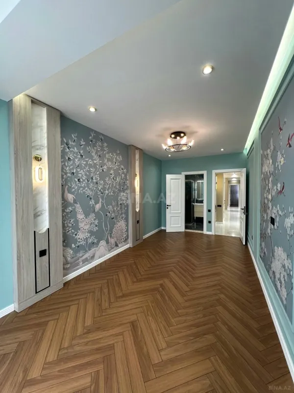 Satılır 4 otaqlı mənzil 140 m²
