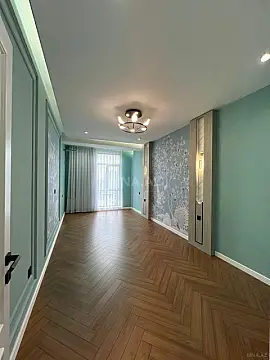 Satılır 4 otaqlı mənzil 140 m²