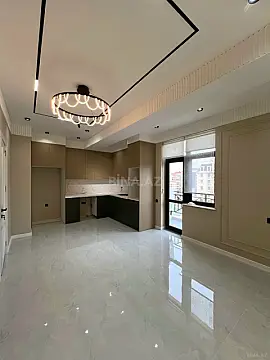 Satılır 4 otaqlı mənzil 140 m²