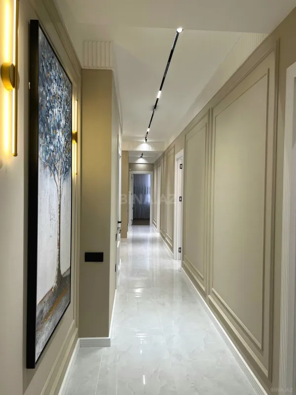 Satılır 4 otaqlı mənzil 140 m²