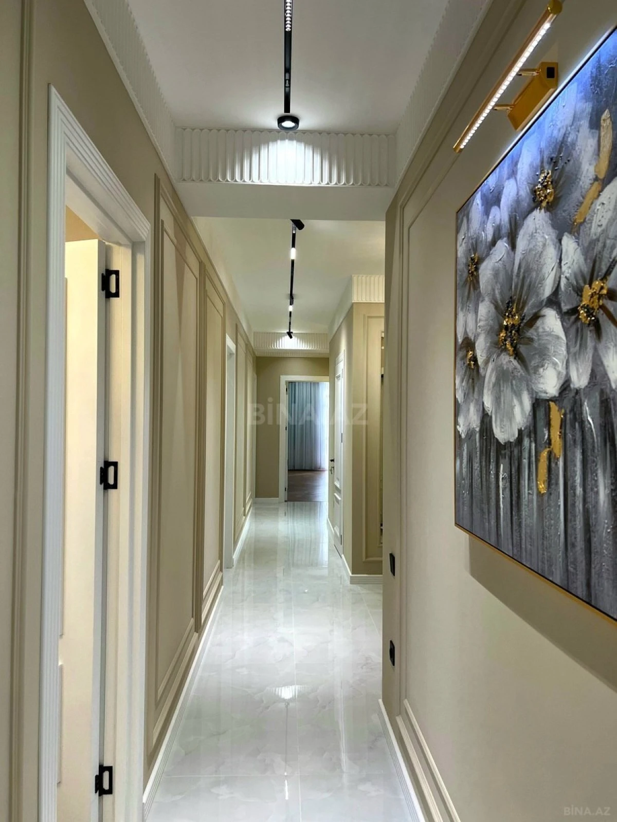 Satılır 4 otaqlı mənzil 140 m²