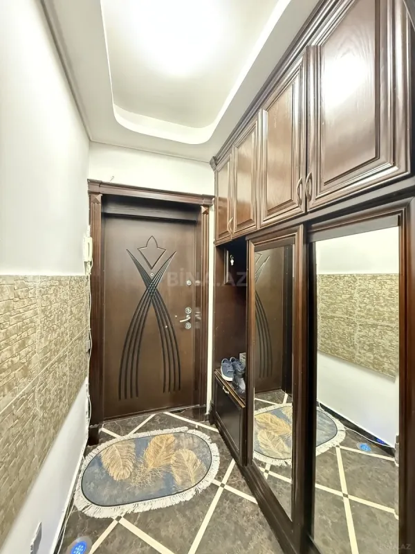 Satılır 3 otaqlı mənzil 153 m²