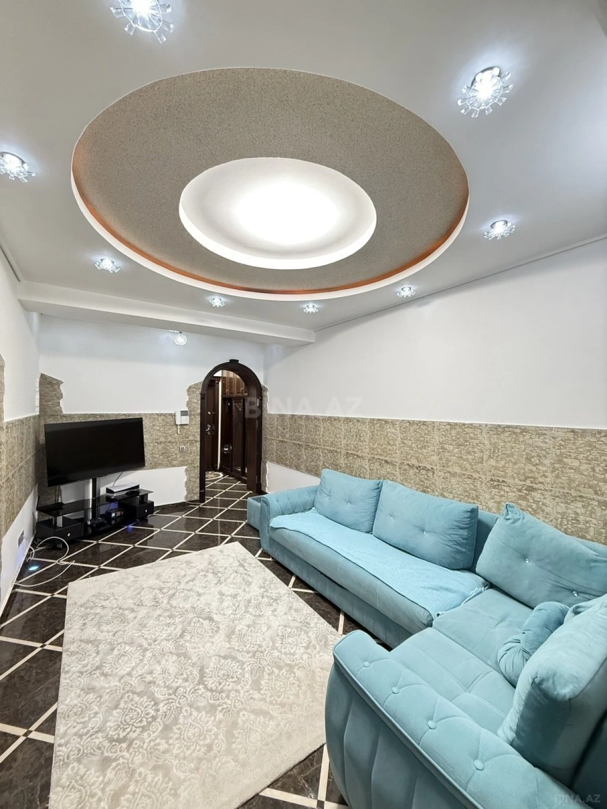 Satılır 3 otaqlı mənzil 153 m²