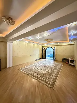 Satılır 3 otaqlı mənzil 153 m²