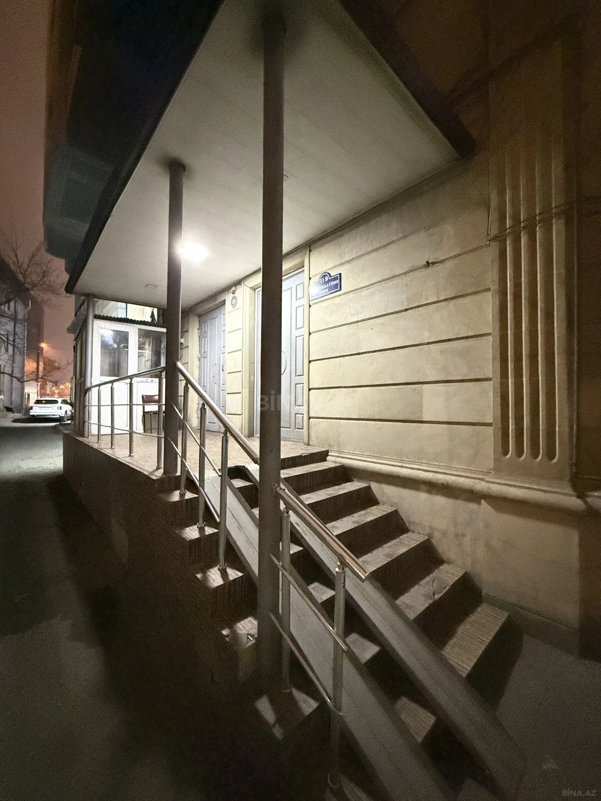 Satılır 3 otaqlı mənzil 153 m²