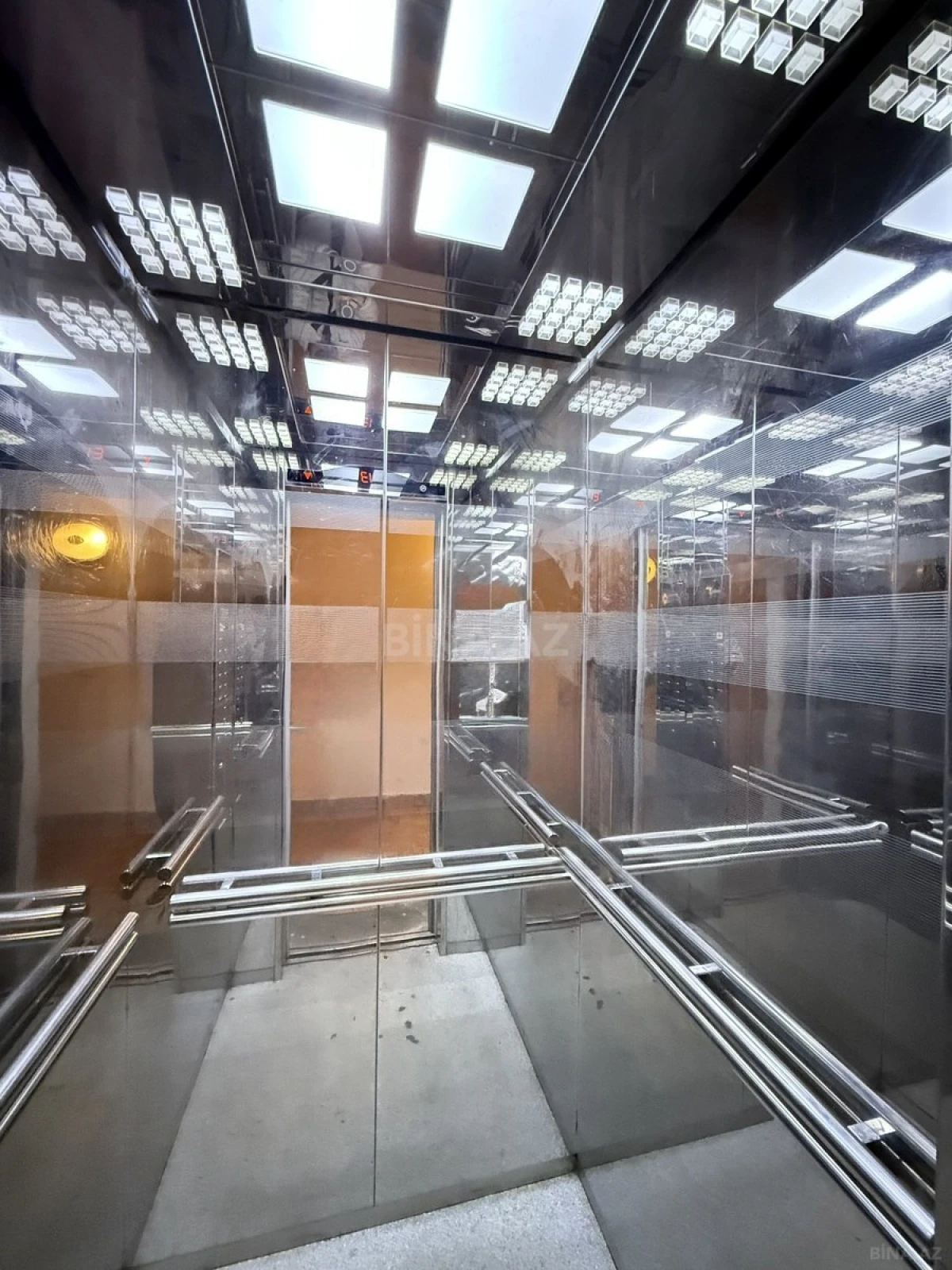 Satılır 3 otaqlı mənzil 153 m²