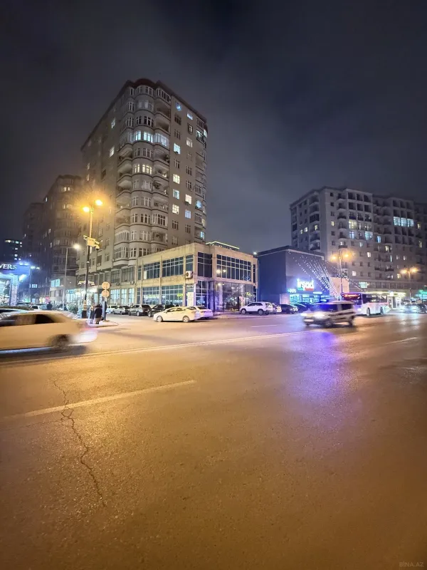 Satılır 3 otaqlı mənzil 153 m²