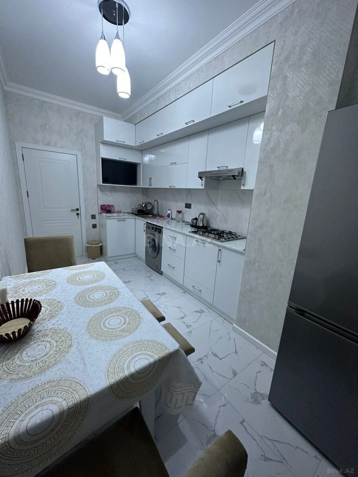 Kirayə verilir 2 otaqlı mənzil 80 m²