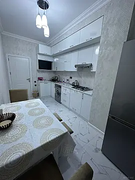 Kirayə verilir 2 otaqlı mənzil 80 m²