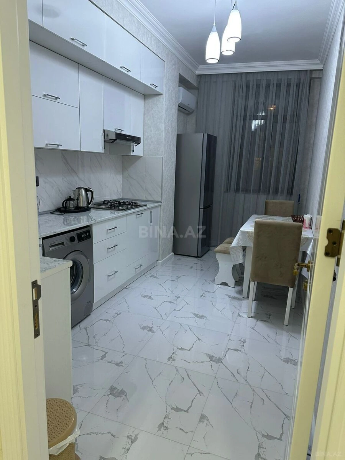 Kirayə verilir 2 otaqlı mənzil 80 m²