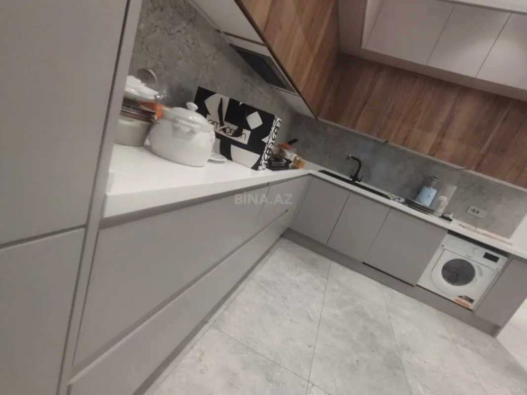 Satılır 3 otaqlı mənzil 135 m²
