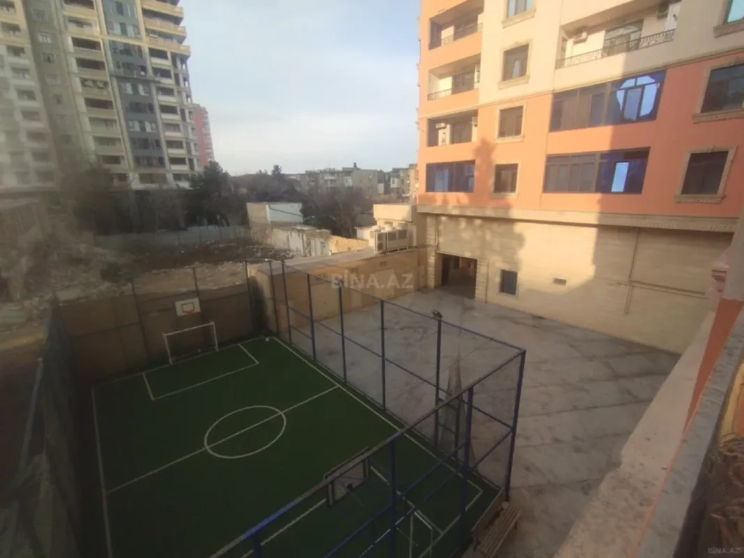Satılır 3 otaqlı mənzil 135 m²