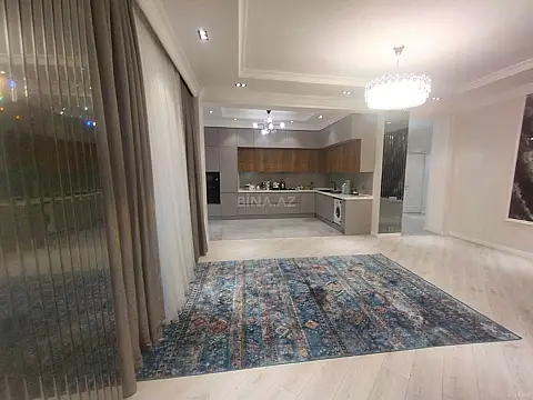 Satılır 3 otaqlı mənzil 135 m²