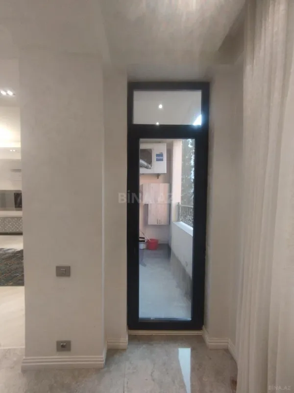 Satılır 3 otaqlı mənzil 135 m²