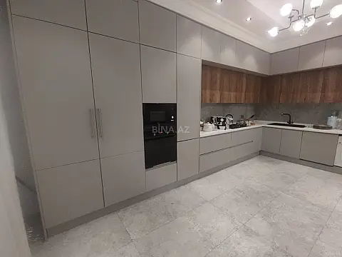 Satılır 3 otaqlı mənzil 135 m²