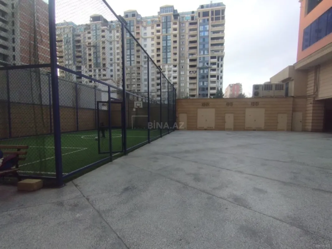 Satılır 3 otaqlı mənzil 135 m²