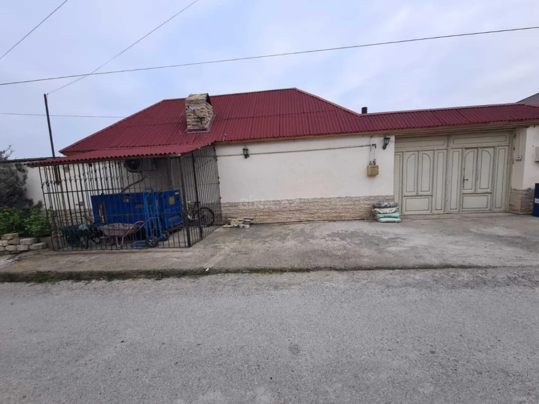 Satılır 4 otaqlı həyət evi 150 m²