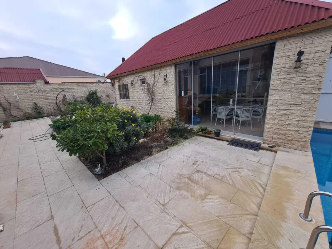 Satılır 4 otaqlı həyət evi 150 m²
