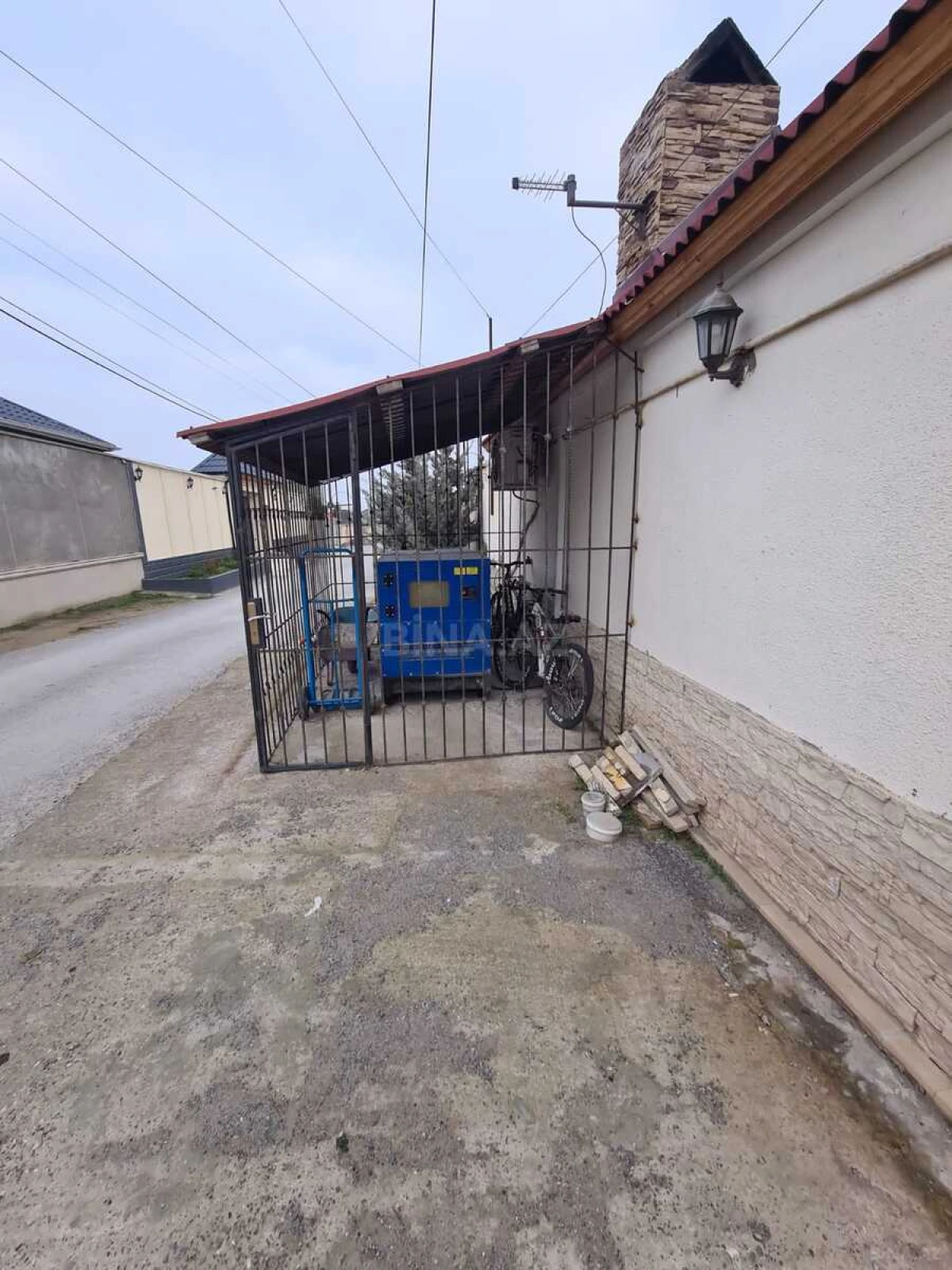 Satılır 4 otaqlı həyət evi 150 m²