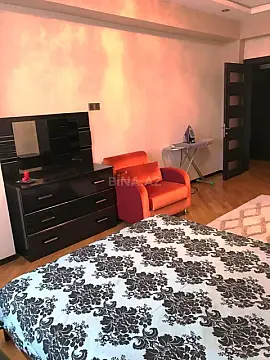 Satılır 2 otaqlı mənzil 92 m²