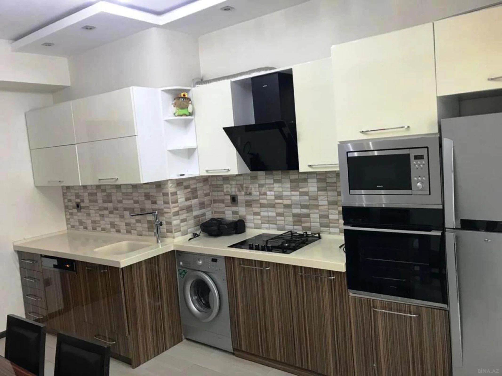 Satılır 2 otaqlı mənzil 92 m²