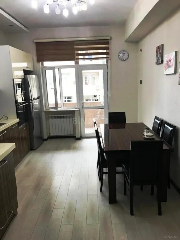 Satılır 2 otaqlı mənzil 92 m²