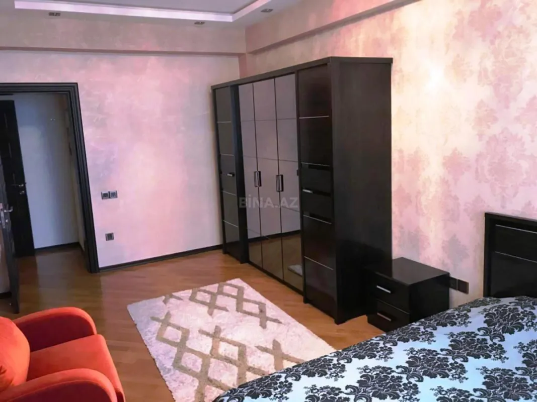 Satılır 2 otaqlı mənzil 92 m²