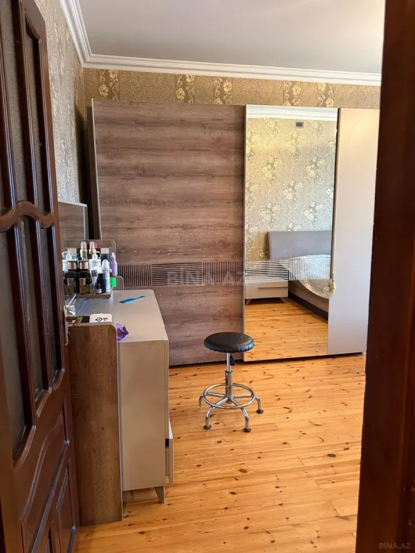 Satılır 4 otaqlı mənzil 110 m²