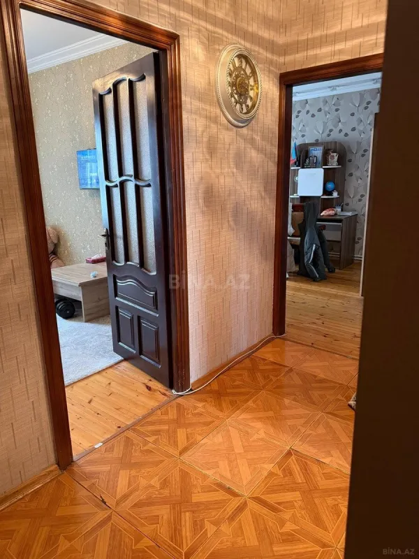 Satılır 4 otaqlı mənzil 110 m²