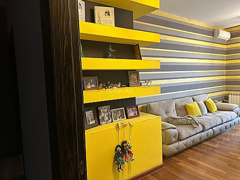 Satılır 4 otaqlı mənzil 185 m²