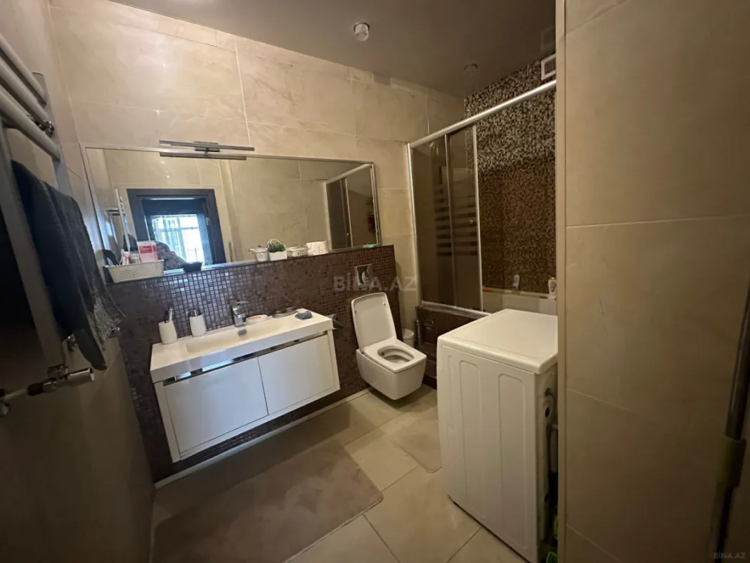 Satılır 4 otaqlı mənzil 185 m²