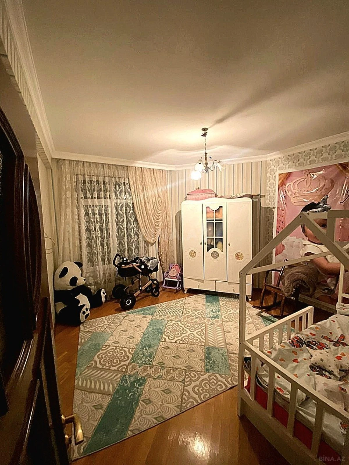 Satılır 3 otaqlı mənzil 138 m²