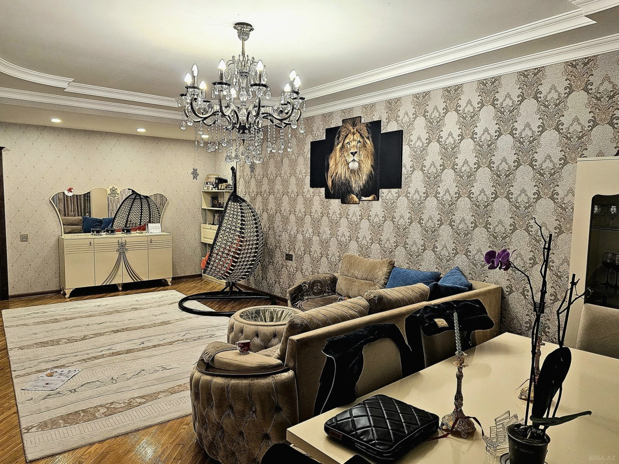 Satılır 3 otaqlı mənzil 138 m²