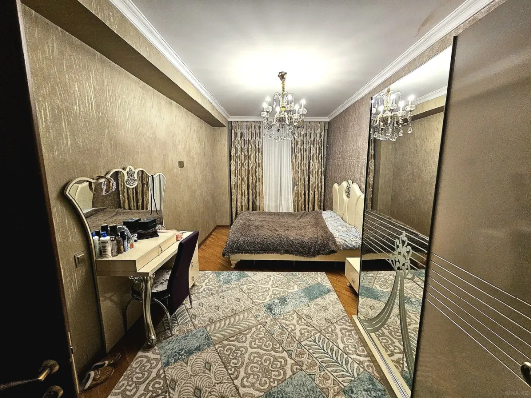 Satılır 3 otaqlı mənzil 138 m²