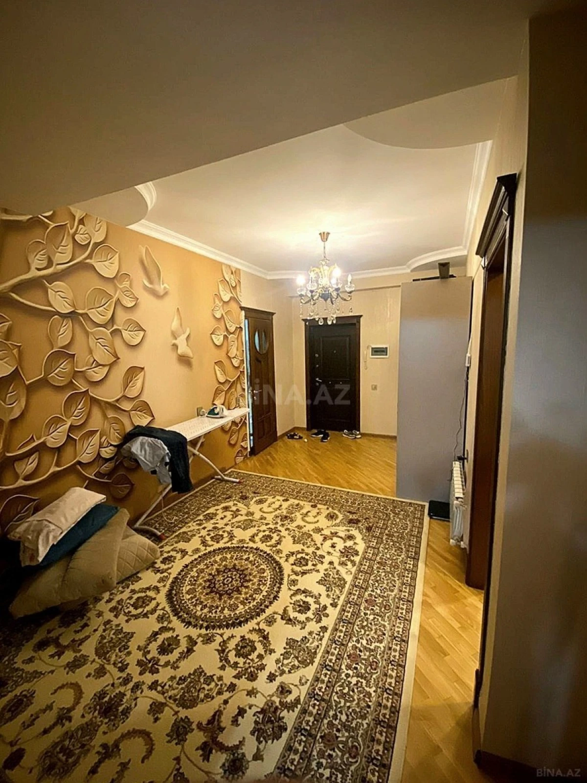 Satılır 3 otaqlı mənzil 138 m²