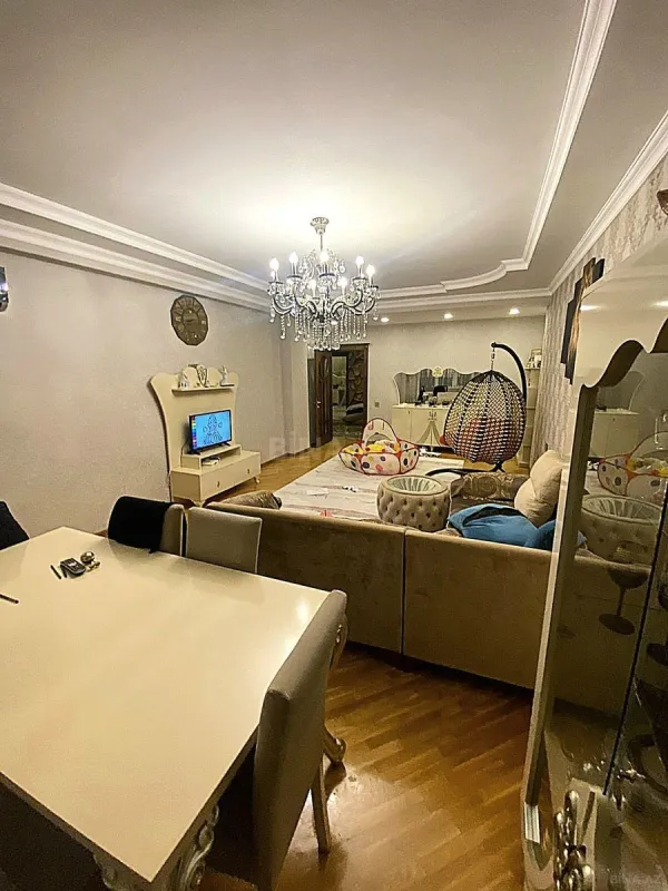Satılır 3 otaqlı mənzil 138 m²