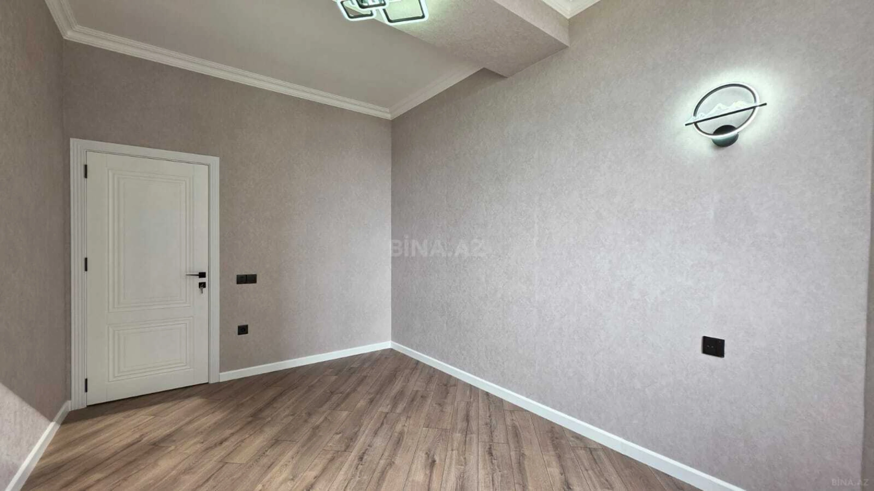 Satılır 3 otaqlı mənzil 108 m²